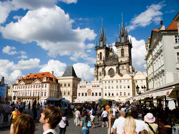 Photo:  La piazza della città vecchia, la zona più turistica di Praga, dove si trova anche il famoso orologio astronomico